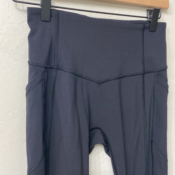 Lululemon black crop leggings size 4 - Picture 2 of 12